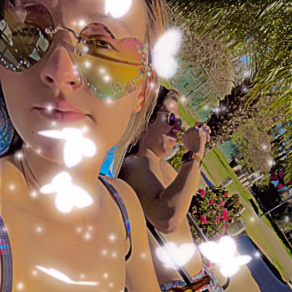 Meet your Posher, Julia - Picture 1 of 1